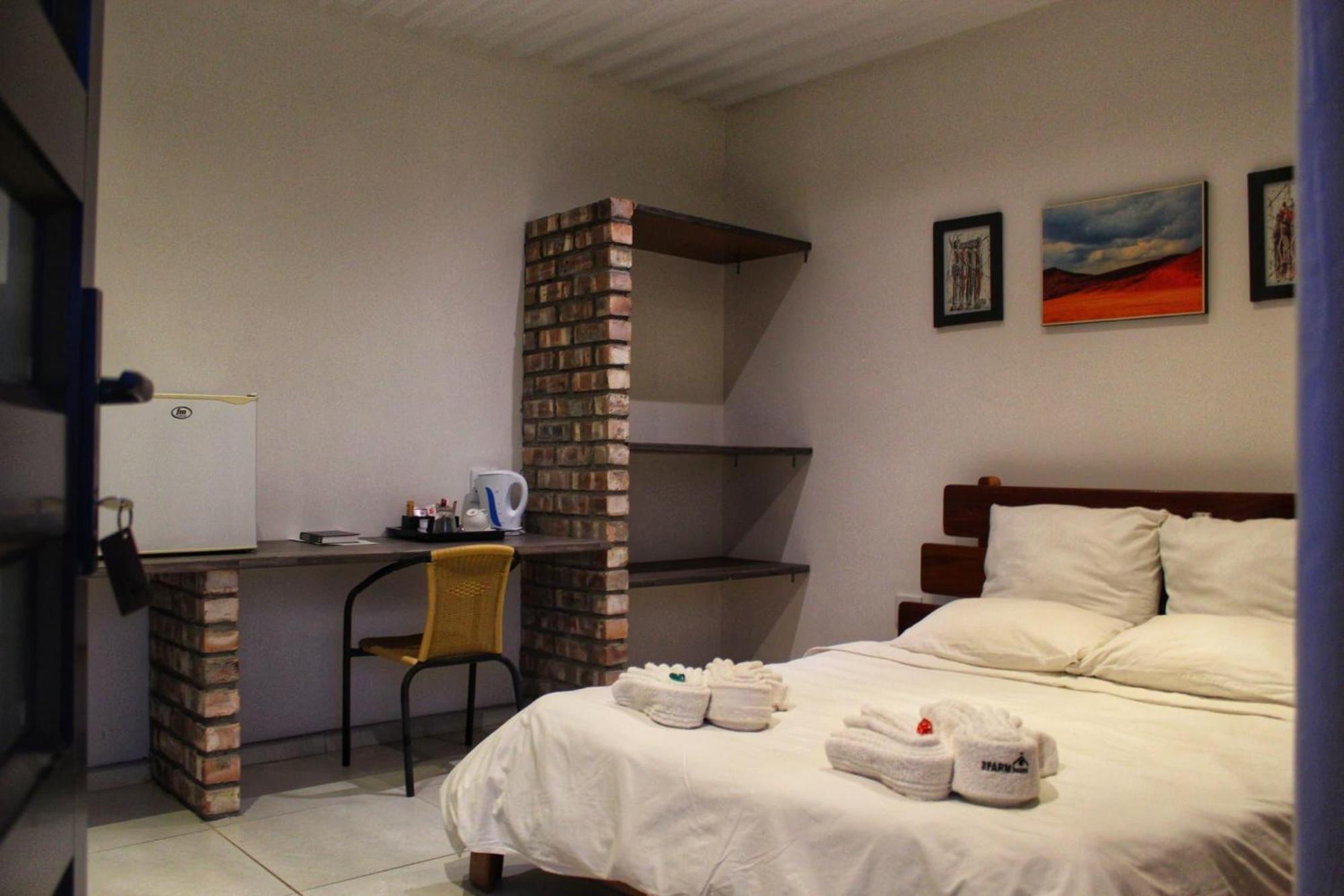 The Farmhouse Boutique Guesthouse And Beergarden Cc Outjo Rom bilde